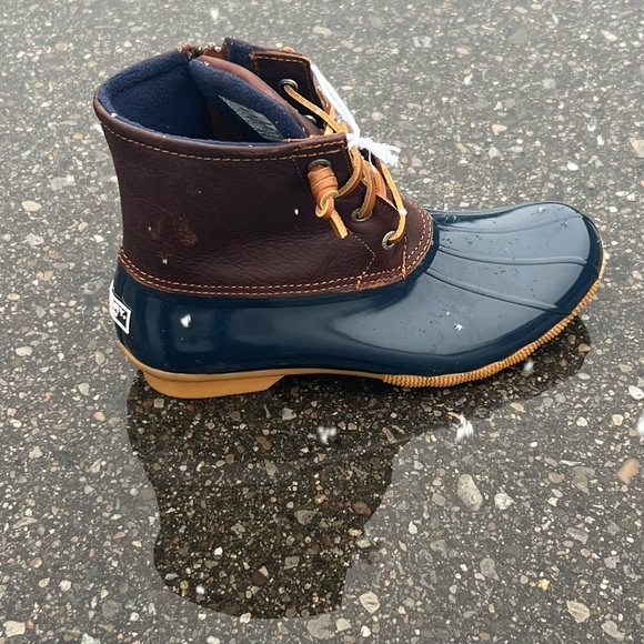 sperry duck boots tied